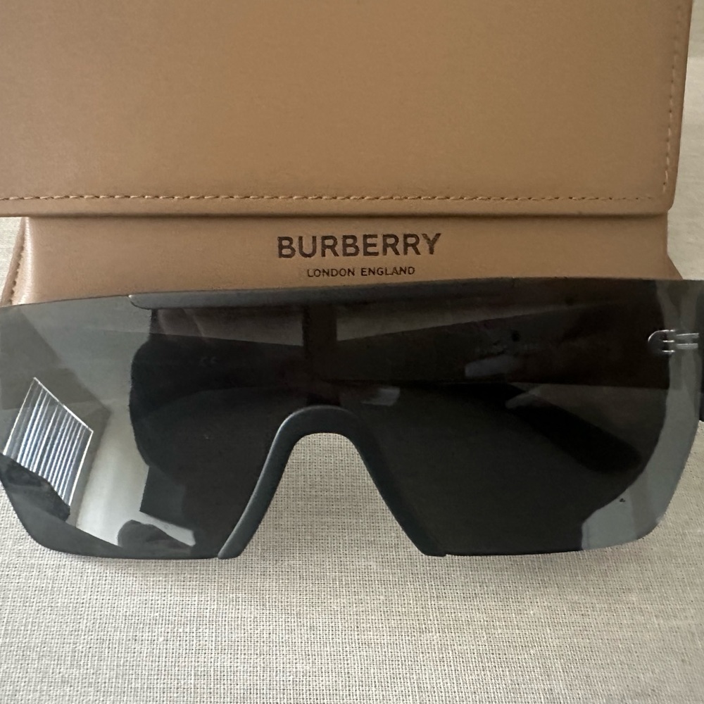 Burberry sunglasses